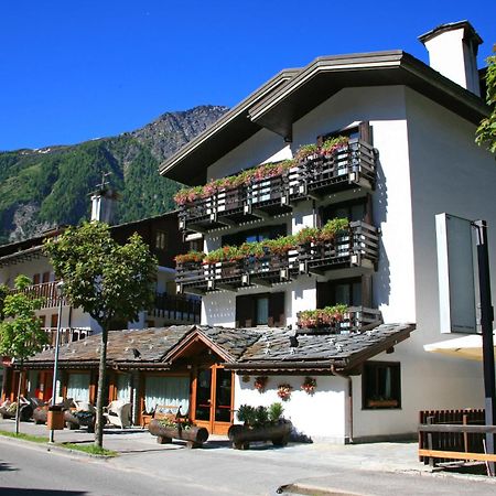 Hotel Les Jumeaux Курмайор Экстерьер фото