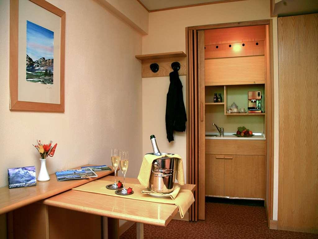 Hotel Les Jumeaux Курмайор Удобства фото