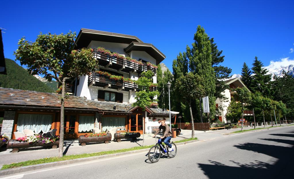 Hotel Les Jumeaux Курмайор Экстерьер фото